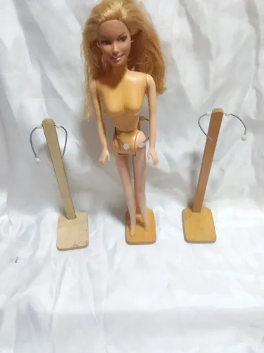 Lote c/3 suporte para boneca barbie