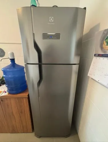 GELADEIRA ELECTROLUX INOX DUPLEX FROST FREE EXTREMAMENTE NOVA!