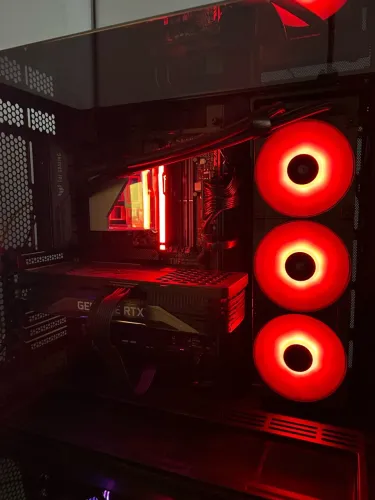 PC GAMER i7 14700KF + RTX 3070 + 32GB DDR5 + Lian Li 011 Vision Chrome RARO