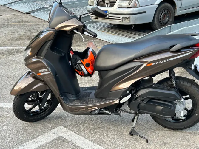 Fluo 25 com 900 km na garantia