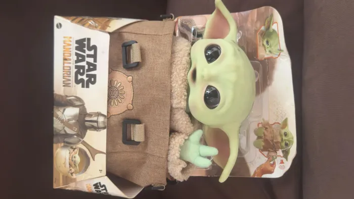 Pelúcia Baby Yoda Grogu Mattel 28cm Com Som E Bolsa Star Wars Mandalorian