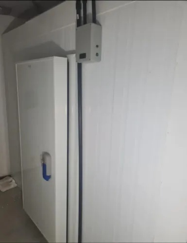 Porta Giratória para Câmara Fria 180x80cm