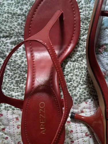 Sandalia arezzo calça ate 35