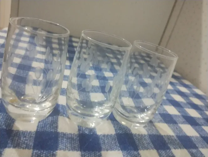 Vendo três copos aperitivos cristal 