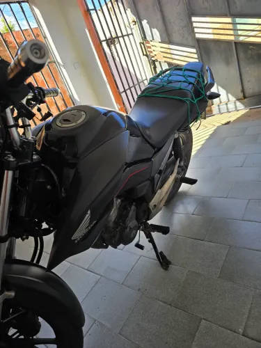 Cg Titan 160 edição especial
