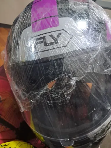 vendo dois capacetes praticamente novos