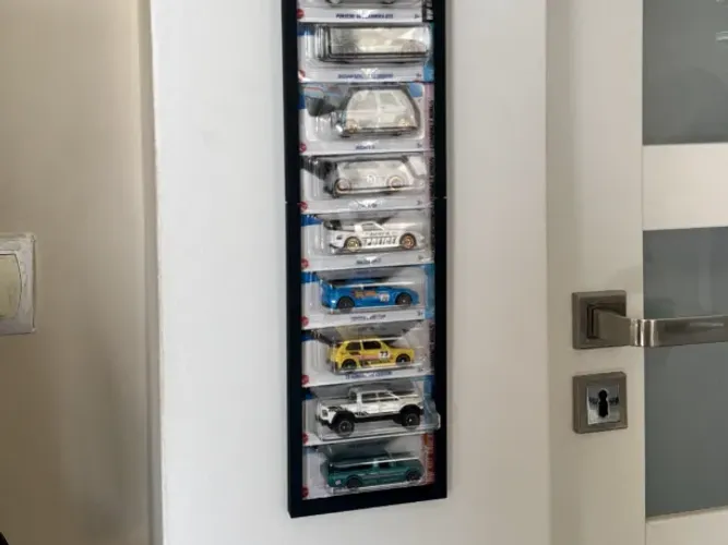 Suporte modular para cartelas de carrinhos Hot Wheels.