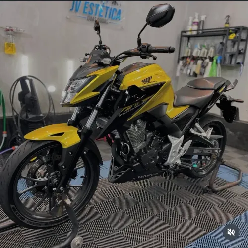 Honda CB 300F Twister ABS 2024 - Dourada - 17.000 km 