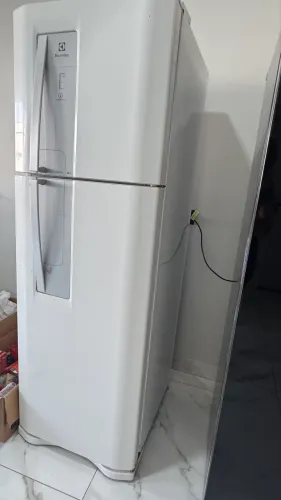 Geladeira Electrolux Frost Free Duplex Branca - Conservada