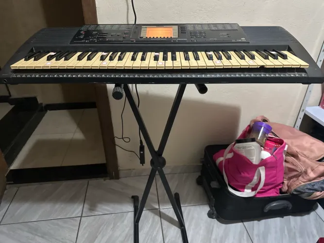 Teclado Yamaha PSR-330