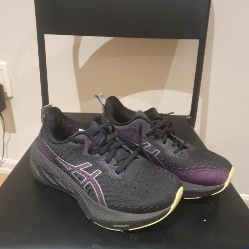 Tênis Asics Novablast 4