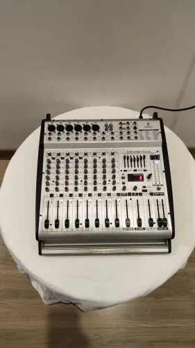Mesa de som BEHRINGER EUROPOWER PMH1000 ATIVA AMPLIFICADA (LEIA A DESCRIÇÃO)