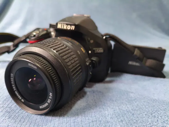 Máquina Nikon D5200 ótimo estado - Somente venda