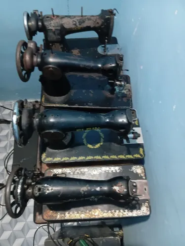 Vend_se este lote de maquina e assessórios 