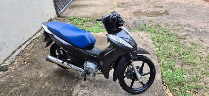 VENDO ESSA LINDA BIZ 125, POUCO RODADA. CONTATO EDNALDO * 
