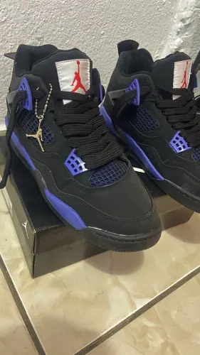 Jordan 4 roxo