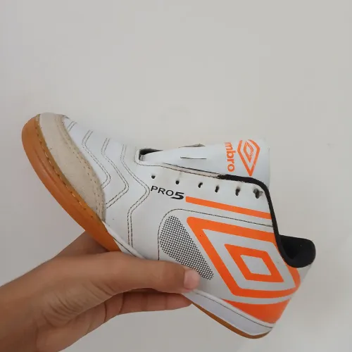 Chuteira futsal - aceito negociar o valor