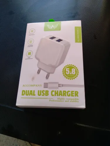 Vendo um excelente carregador de Celular, carta rápido. Oportunidade, Novo na embalagem.