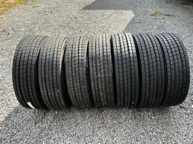Pneu 215/75r17.5c, Reformados a frio vipal
