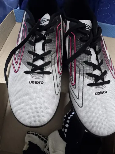 Chuteira Umbro Reflect - Society