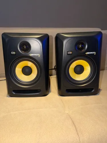 Par de Monitores KRK Rokit 6 + Cabos