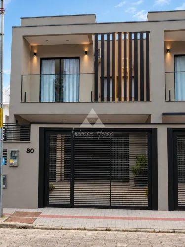 Sobrado à venda mobiliado no Itacolomi, Balneário Piçarras