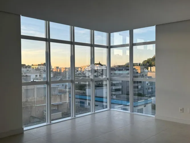 Sala comercial aérea no centro de Garibaldi