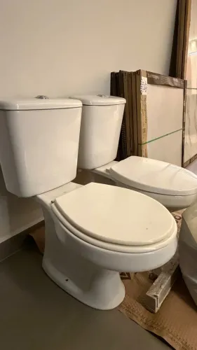 Vendo 2 Vasos Sanitário Deca Caixa acoplada 