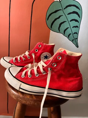 Tênis allstar vermelho cano médio 35