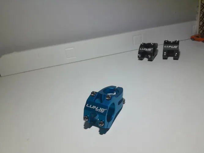 Mesinha de bike azul