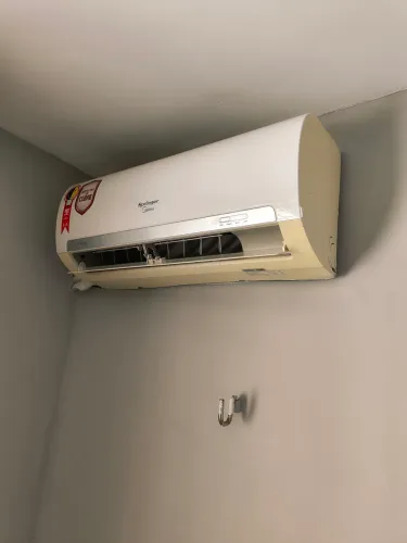 Ar condicionado 9 mil btus pra colocar o gaz, está funcionando pelo não gela