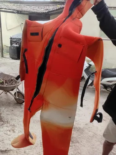 Macacão mergulho newprene usado