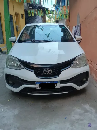 Toyota Etios X Sedan 1.5 Flex 16V 4P Mec. 2015