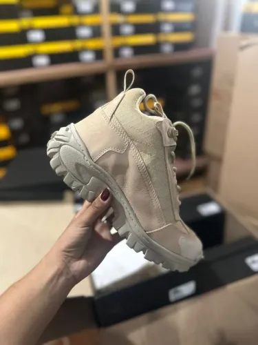 BOTA COTURNO GORILA NUDE