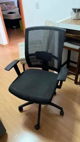 Cadeira Giratória de Escritório