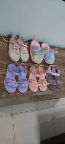Lote: 4 melissas + 1 Pantufa ( todos tamanhos 30 )