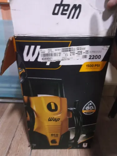 máquina Wap eco fita 2220 com pequeno 8ntupimento mas tenho agulha mas não me interessamai