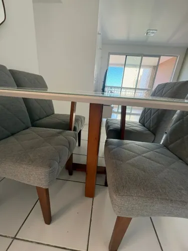 Mesa de Jantar MDF Naval + tampo de vidro + 4 cadeiras estofadas