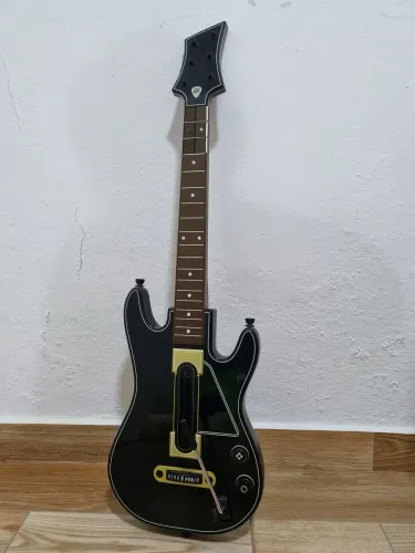 Guitarra Guitar Hero Live Xbox One 