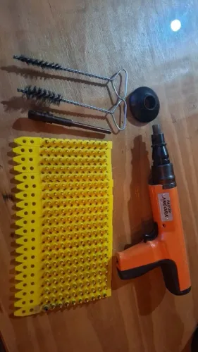 Ferramenta :Pistola de fixação