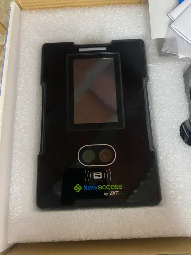 Controlador de acesso facial e cartão VF680 ZKTeco