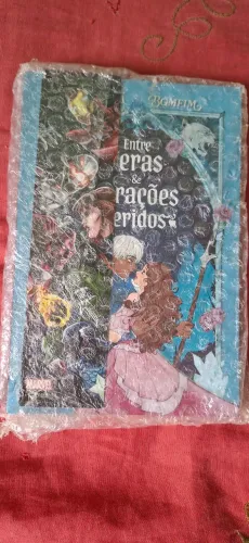 Livro entre feras e corações feridos