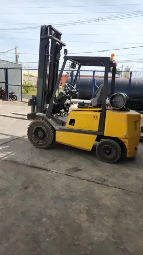 EMPILHADEIRA YALE GP30TE - À VENDA