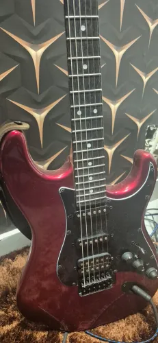 Guitarra Tagima e Cubo Borne.