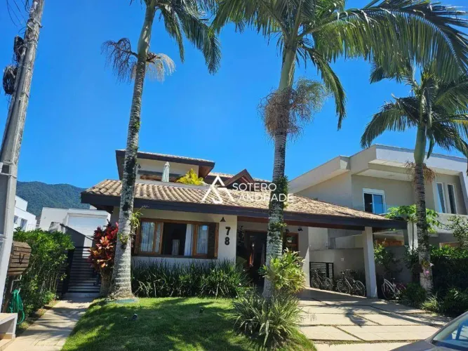 Linda casa no condominio Costa Nova na praia Massaguaçu