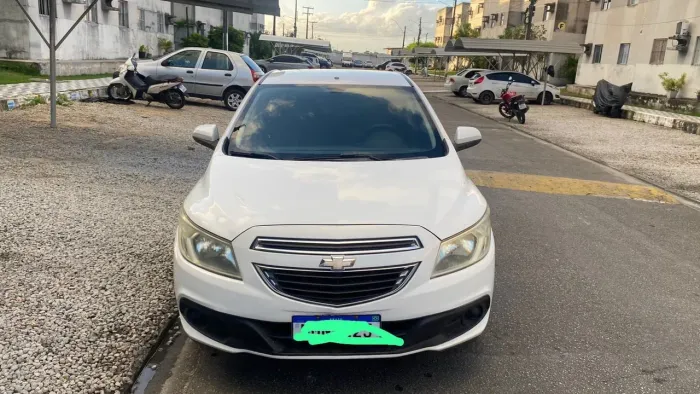 Chevrolet Onix Hatch LT 1.0 8V Flex Power Mec. 4P 2013