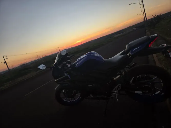 ? Yamaha R15 2025 - Impecável | Baixa km | Linda!