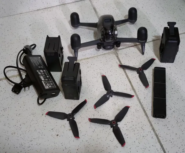 Drone Dji Fpv com 3 Baterias, Hub e Carregador