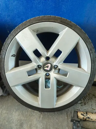 Rodas Aro 18 4 furos 4x100