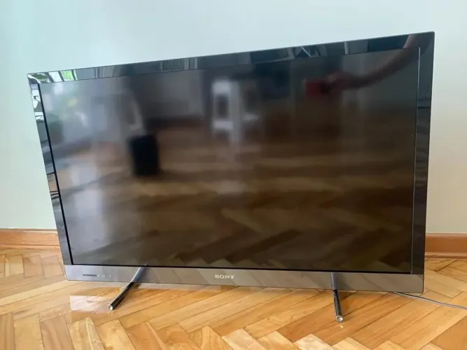 ? TV Sony Bravia - Funcionando, porém com imagem azulada - Venda rápida